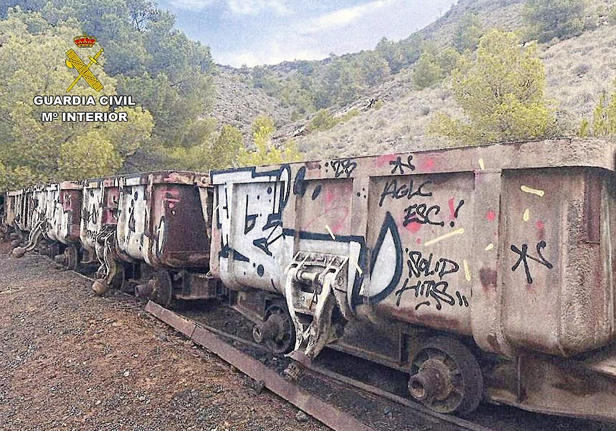 Pintadas en vagonetas mineras de la sierra de Cartagena y La Unión.