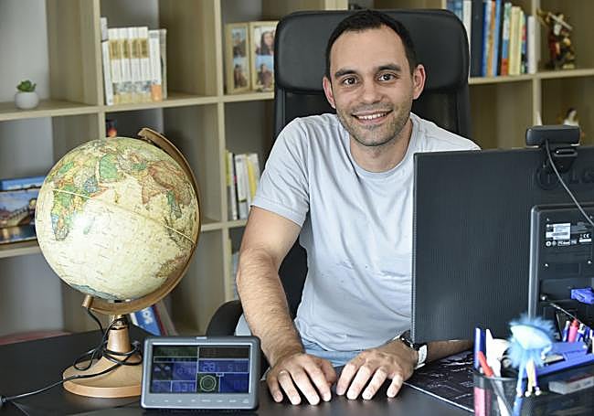 David Espín, climatólogo e investigador en el Centro de Estudios Ambientales del Mediterráneo: «Empecé como aficionado y sigo siéndolo».