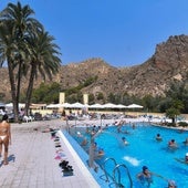 El verano atrae a numerosos usuarios a disfrutar de las instalaciones del Balneario de Archena.