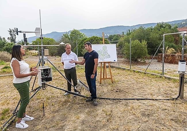 La consejera Rubira, en la estación del Imida.