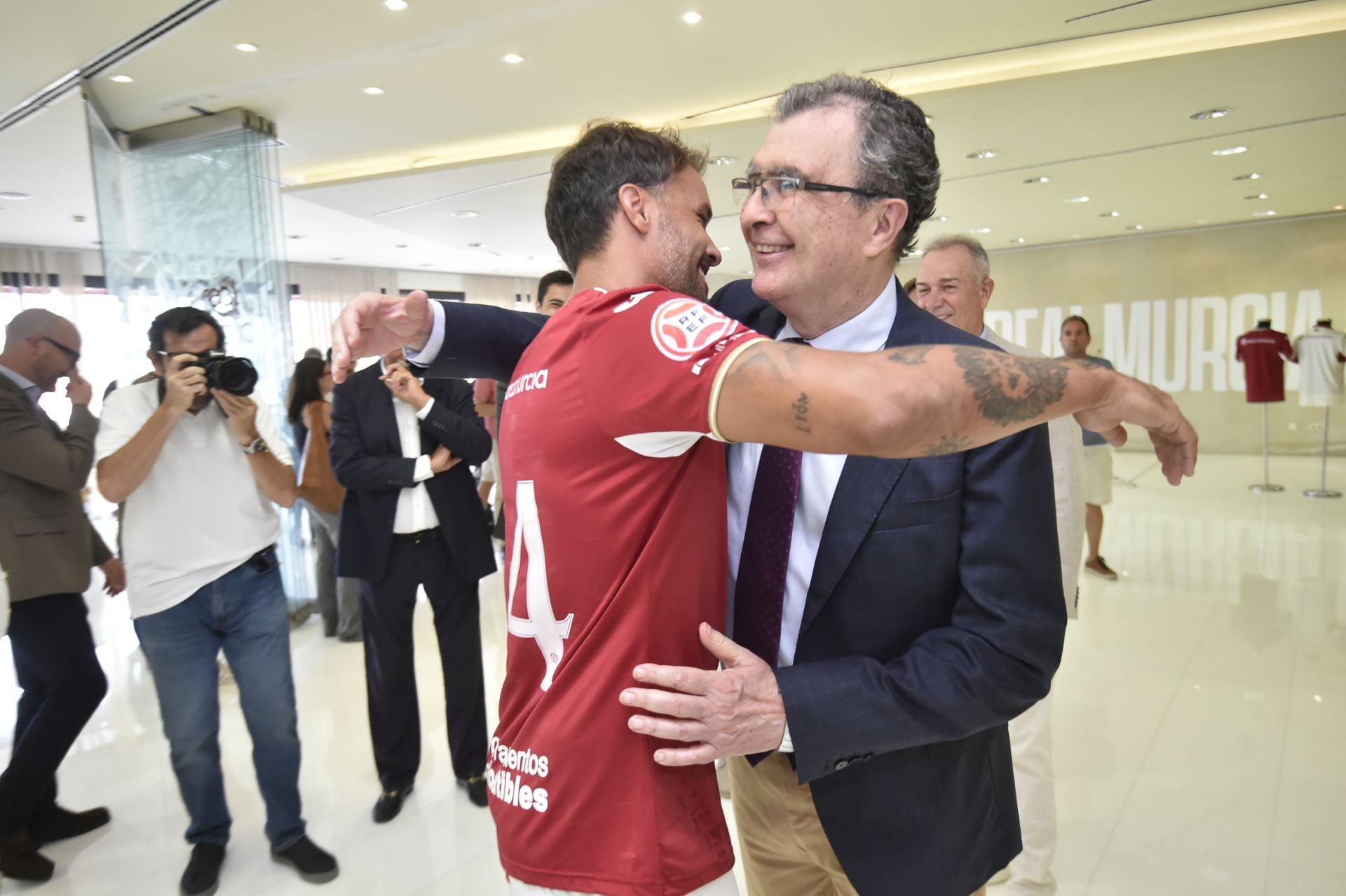 La presentación de la tienda del Real Murcia, en imágenes