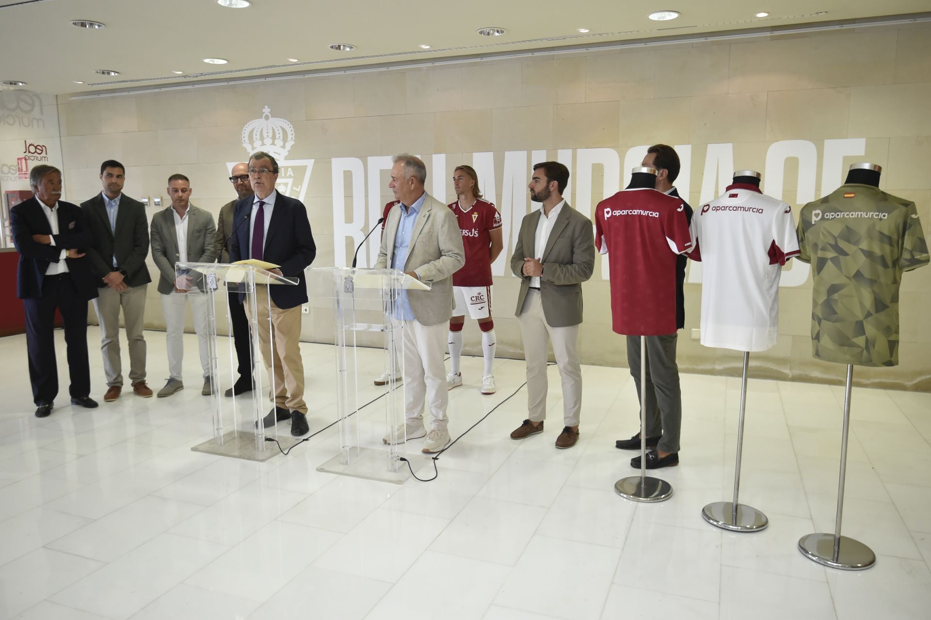 La presentación de la tienda del Real Murcia, en imágenes