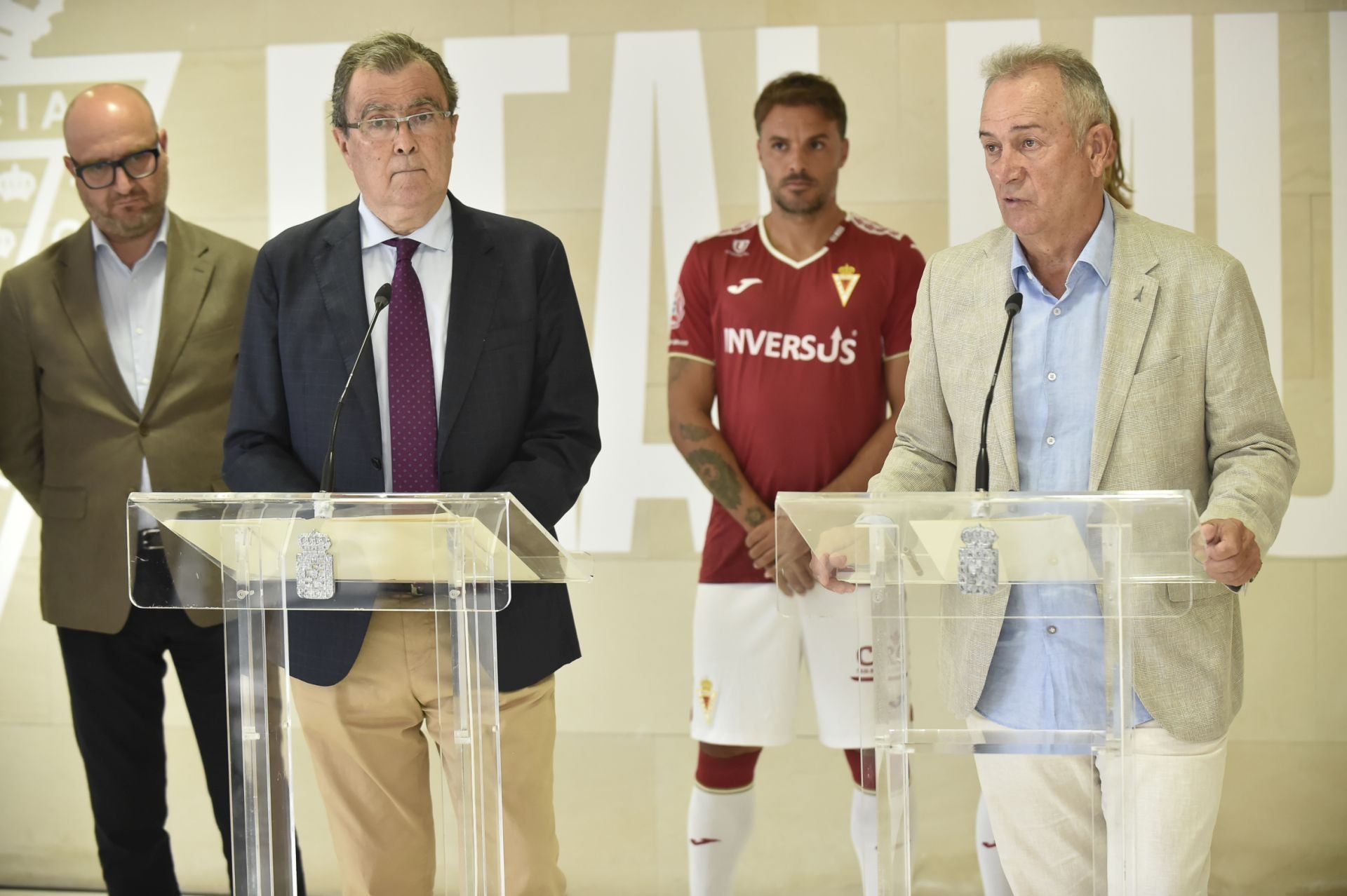 La presentación de la tienda del Real Murcia, en imágenes