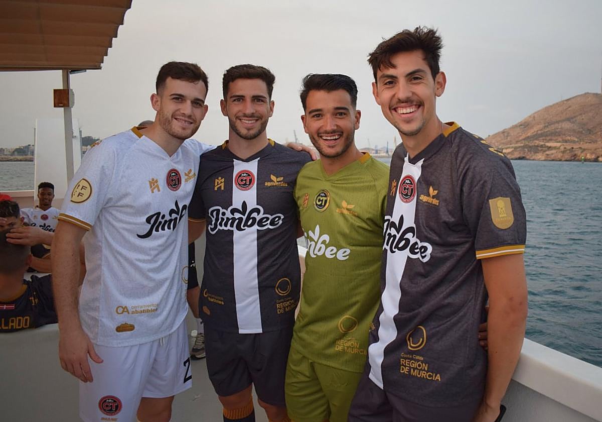 Cristian Povea, Pablo Ramírez, Chispi y Motta, en la presentación de las equipaciones.