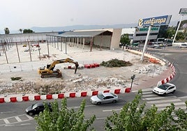 Espacio ocupado anteriormente por las instalaciones de Cash Europa, las cuales ya han sido demolidas.