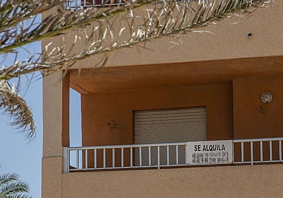 Una vivienda en alquiler, en Cabo de Palos, en una foto de archivo.