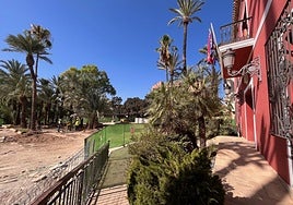 Estado de las obras en la plaza de la Constitución, con el Ayuntamiento a la derecha.