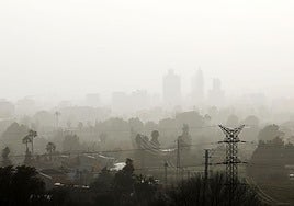 Calima sobre la ciudad de Murcia desde el Castillo de Monteagudo.