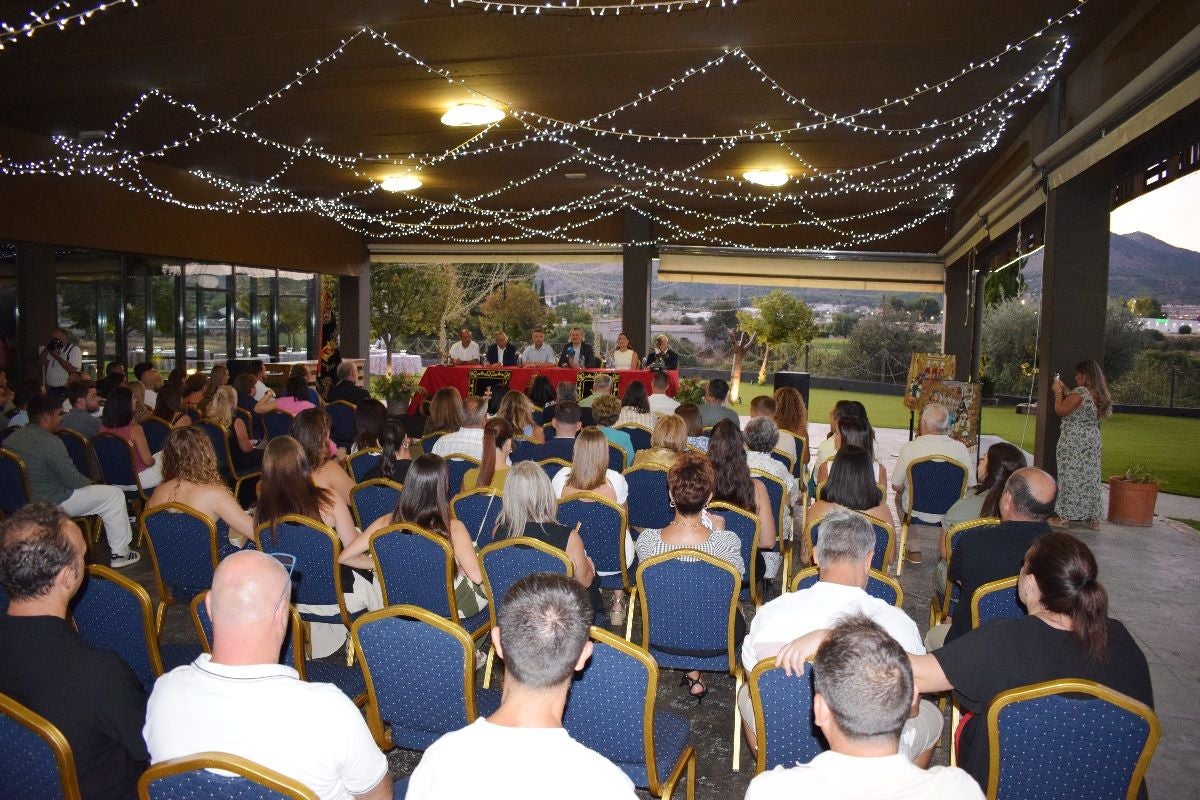 Imágenes de la presentación de los cargos del Bando de los Caballos del Vino de Caravaca