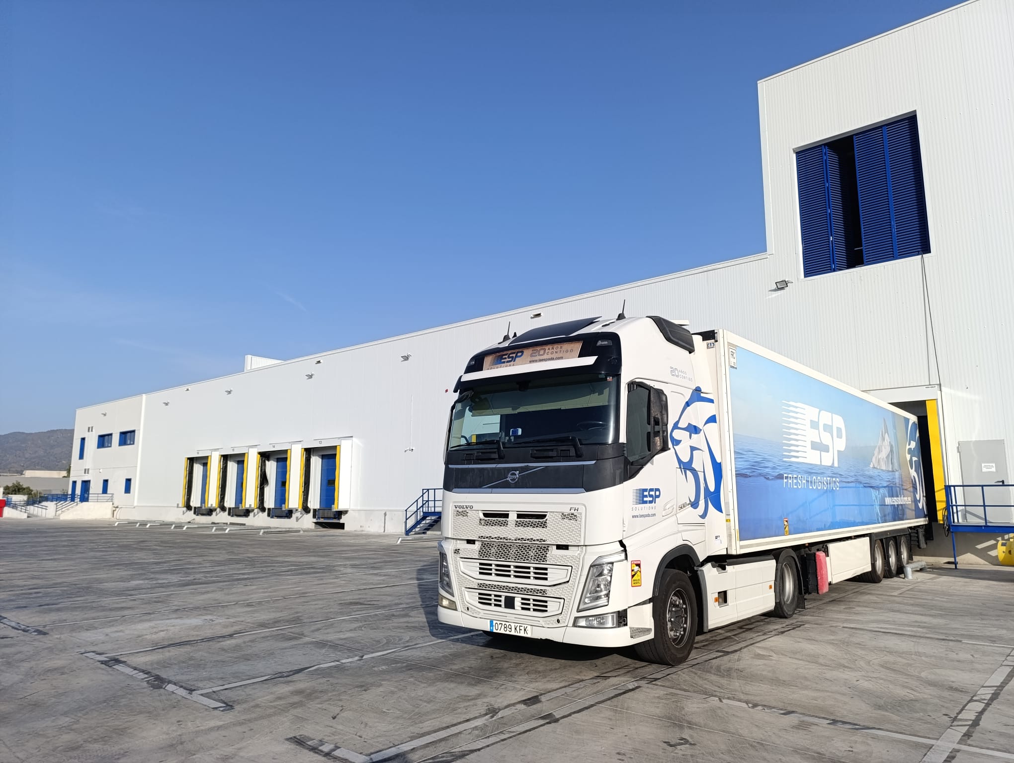 Un camión de la empresa en Alhama.