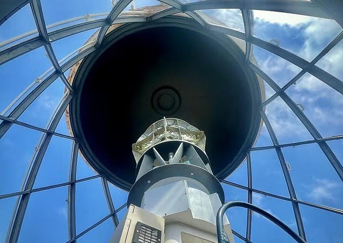 Imagen secundaria 1 - Así es el faro de Cabo de Palos por dentro: la visita para descubrir todos sus rincones