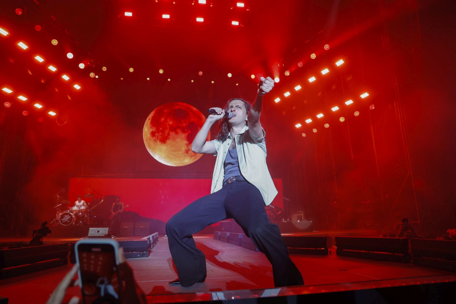 Antonio García, cantante de Arde Bogotá, durante un concierto celebrado el pasado julio en Cartagena.