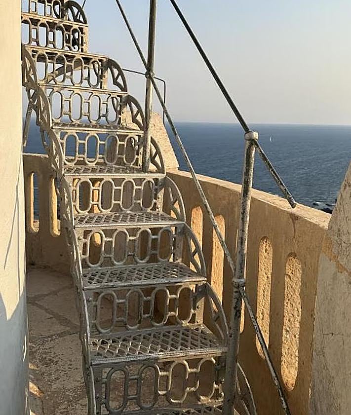 Imagen secundaria 2 - Así es el faro de Cabo de Palos por dentro: la visita para descubrir todos sus rincones