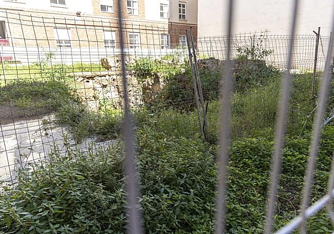 Una de las parcelas vacías del centro, en la calle San Roque.