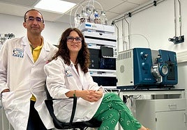 Los investigadores Raúl Domínguez y Sonia Medina.