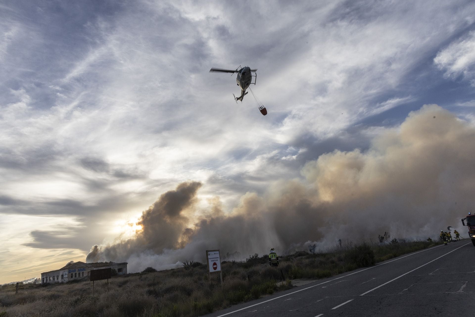 El incendio forestal del Carmolí, en imágenes