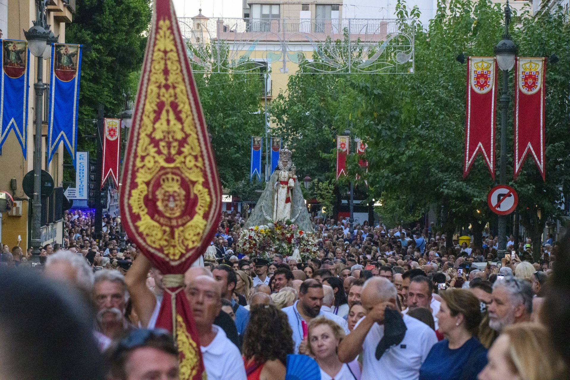 Las imágenes del recibimiento en Murcia a la Virgen de la Fuensanta