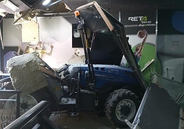 Estado del tractor tras cometer el alunizaje.