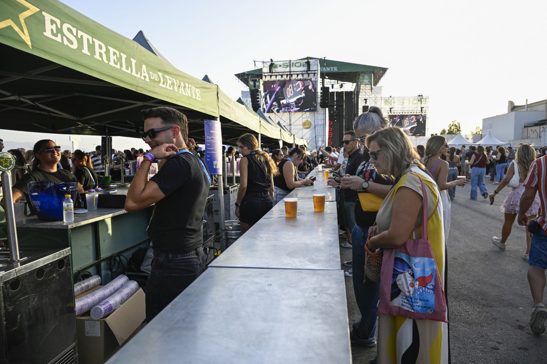 El ambiente en el B-Side de Molina de Segura, en imágenes