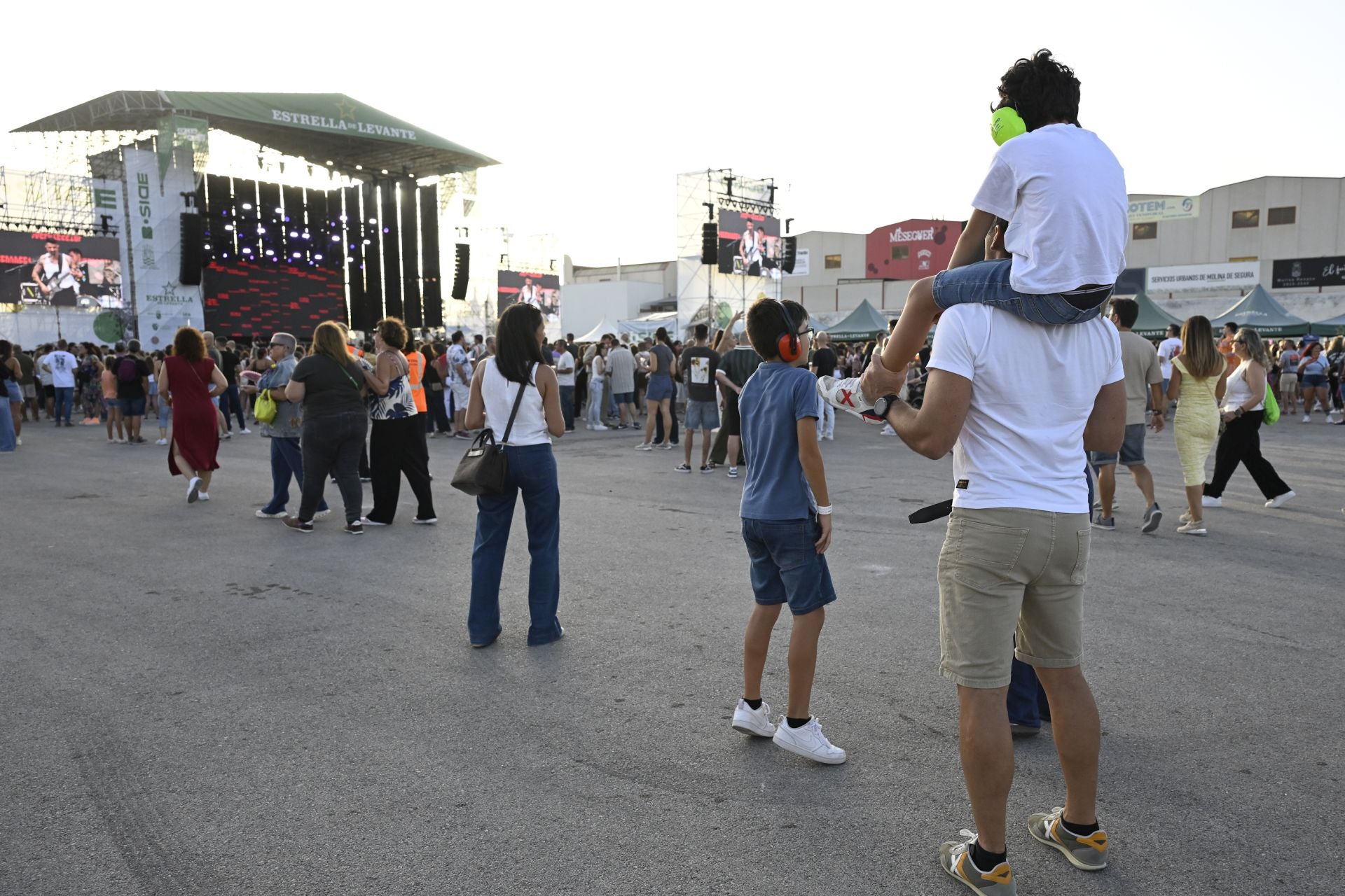 El ambiente en el B-Side de Molina de Segura, en imágenes