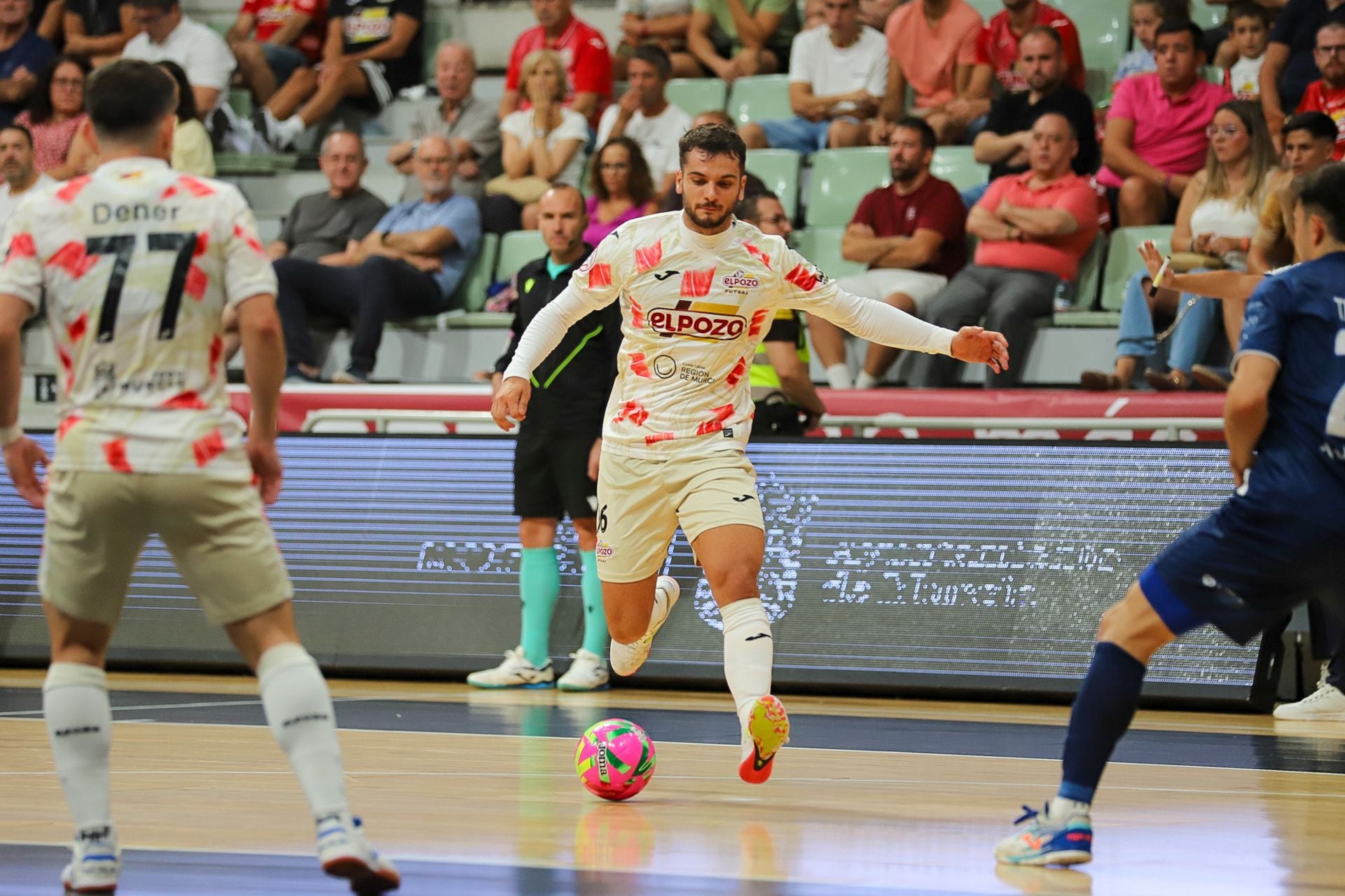 La derrota de ElPozo contra Córdoba en su debut en liga, en imágenes