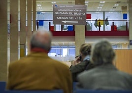 Imagen de archivo de una oficina de Hacienda.