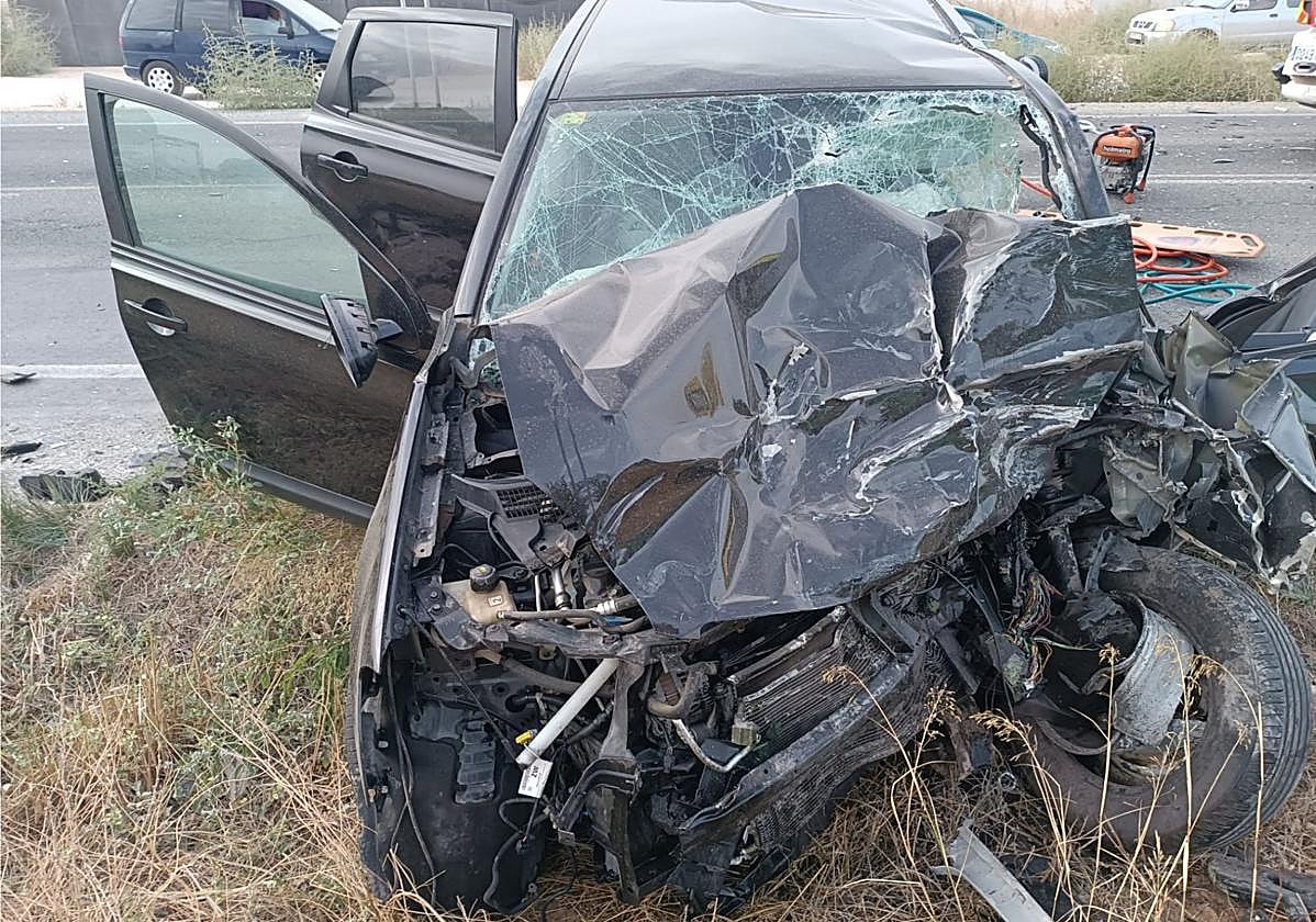 Estado del vehículo tras el choque.