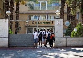 Imagen de archivo de la entrada al que fuera IES El Palmeral de Orihuela.