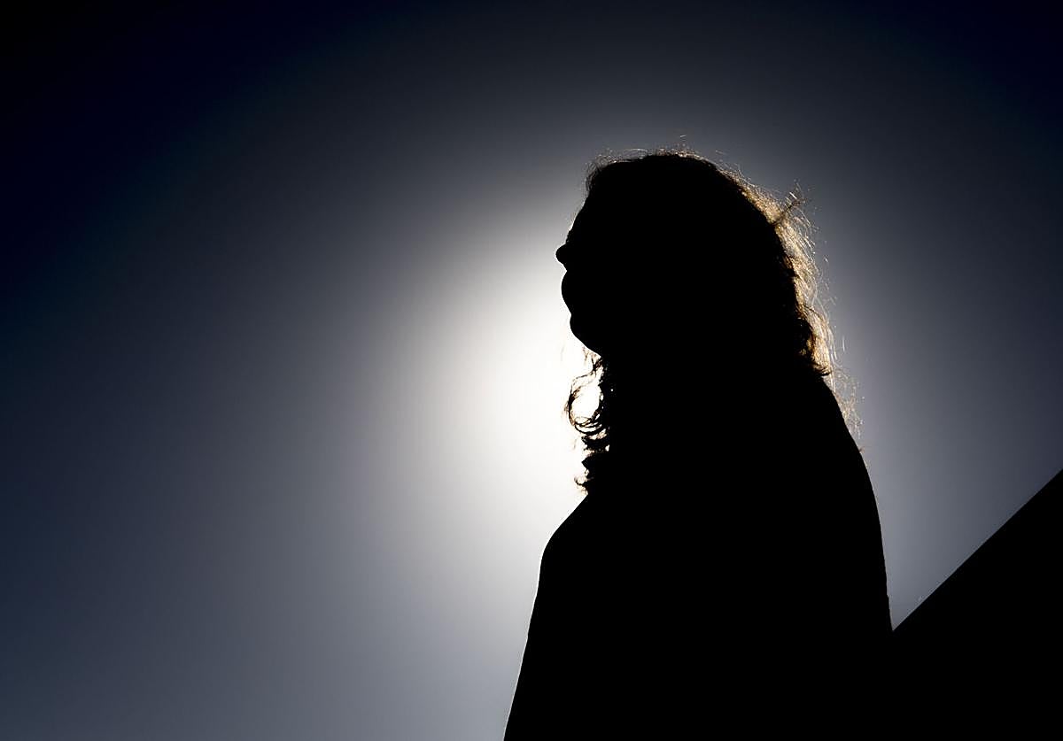 Imagen de archivo de una mujer maltratada.