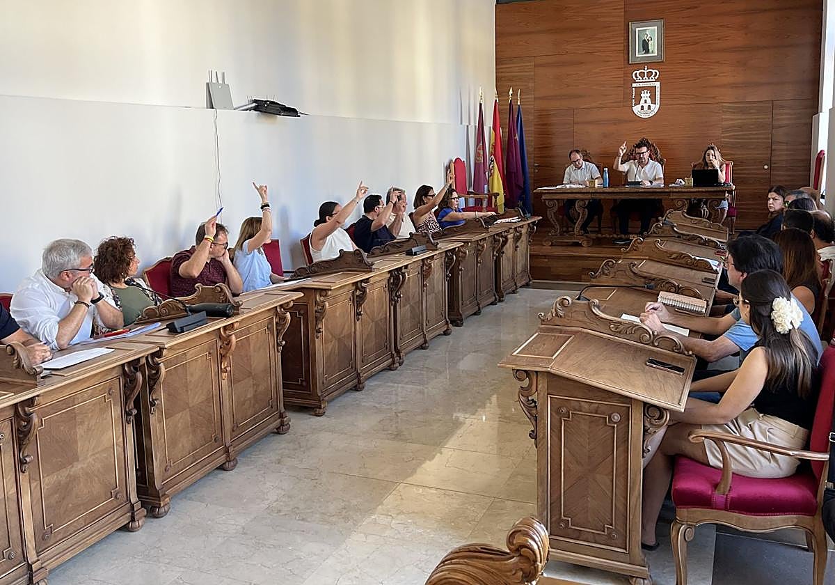 Pleno de Cieza de este jueves, donde se retrasó la votación sobre los presupuestos del Ayuntamiento.