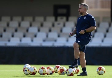 Javi Rey: «No vamos a fichar por fichar, ya que tenemos opciones para la zaga»