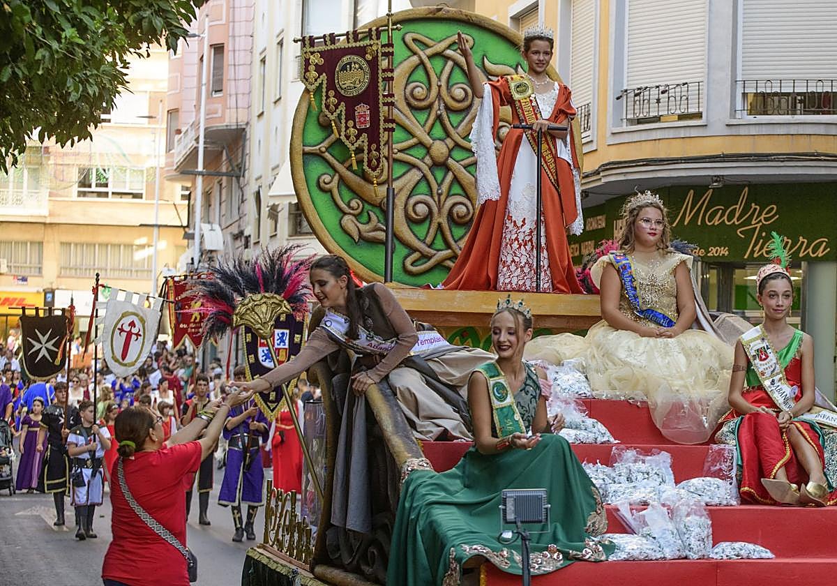 Desfile intantil de Moros y Cristianos en Murcia, en imágenes