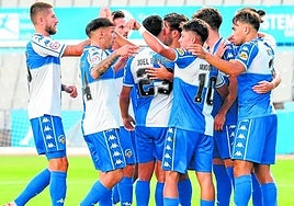 Los jugadores del Sabadell celebran un gol esta temporada.