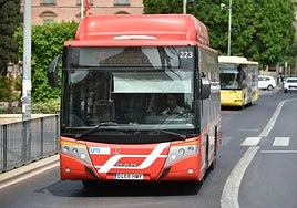 Un autobús en Murcia, en una imagen de archivo.