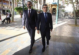 Félix Bolaños y Francisco Lucas, este viernes, en Murcia.