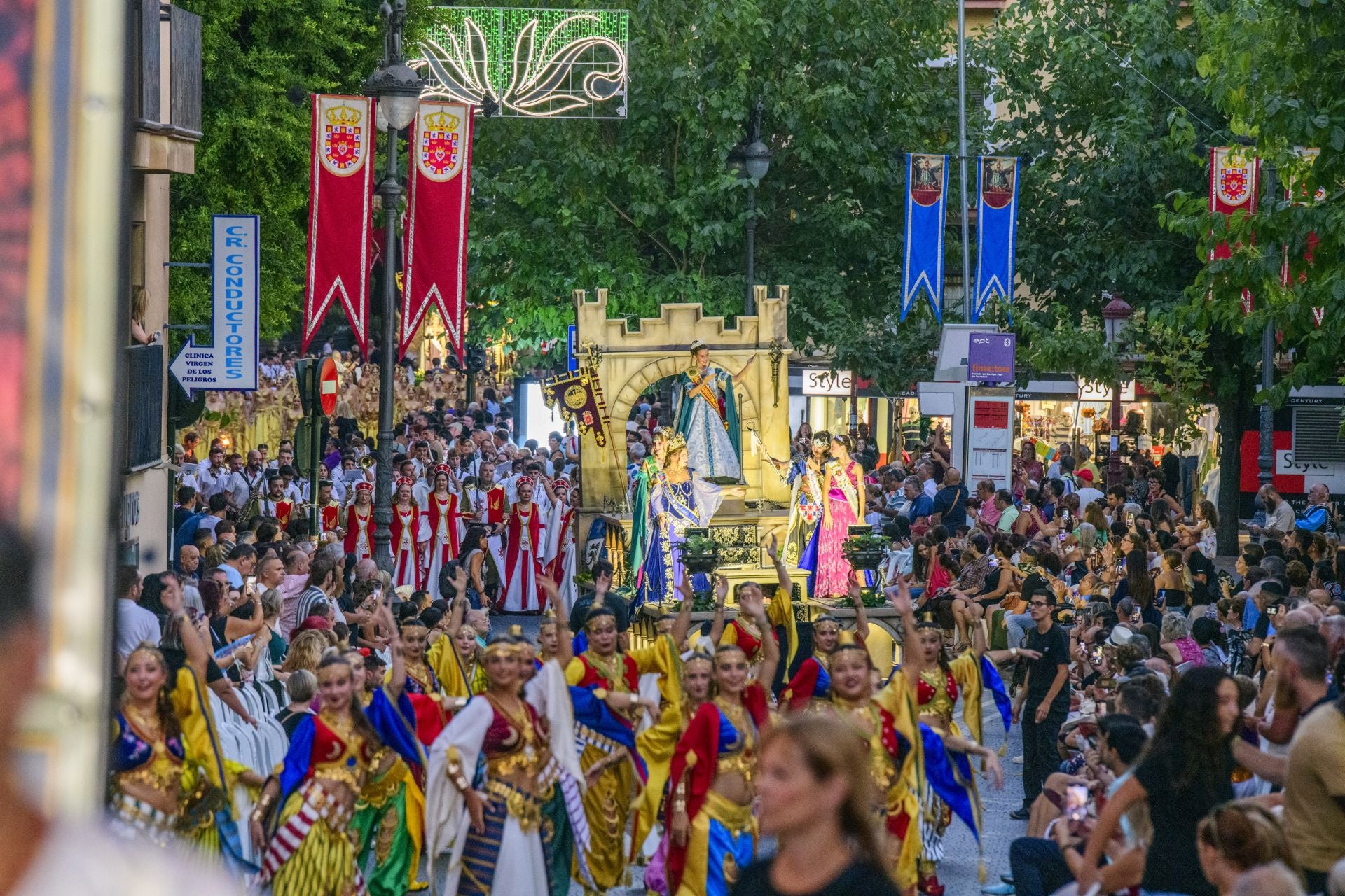 El Gran Desfile de Moros y Cristianos de Murcia, en imágenes