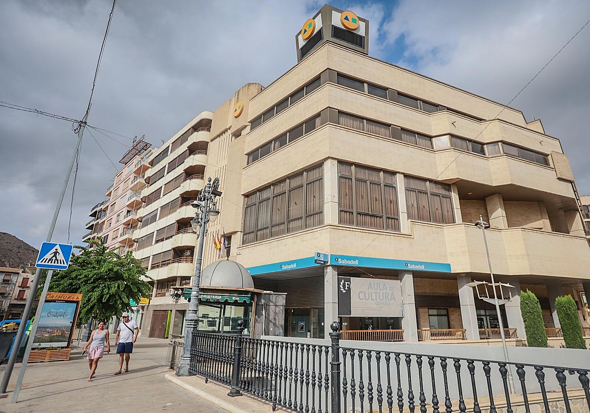 El antiguo edificio de la CAM, que desde julio es de propiedad municipal.