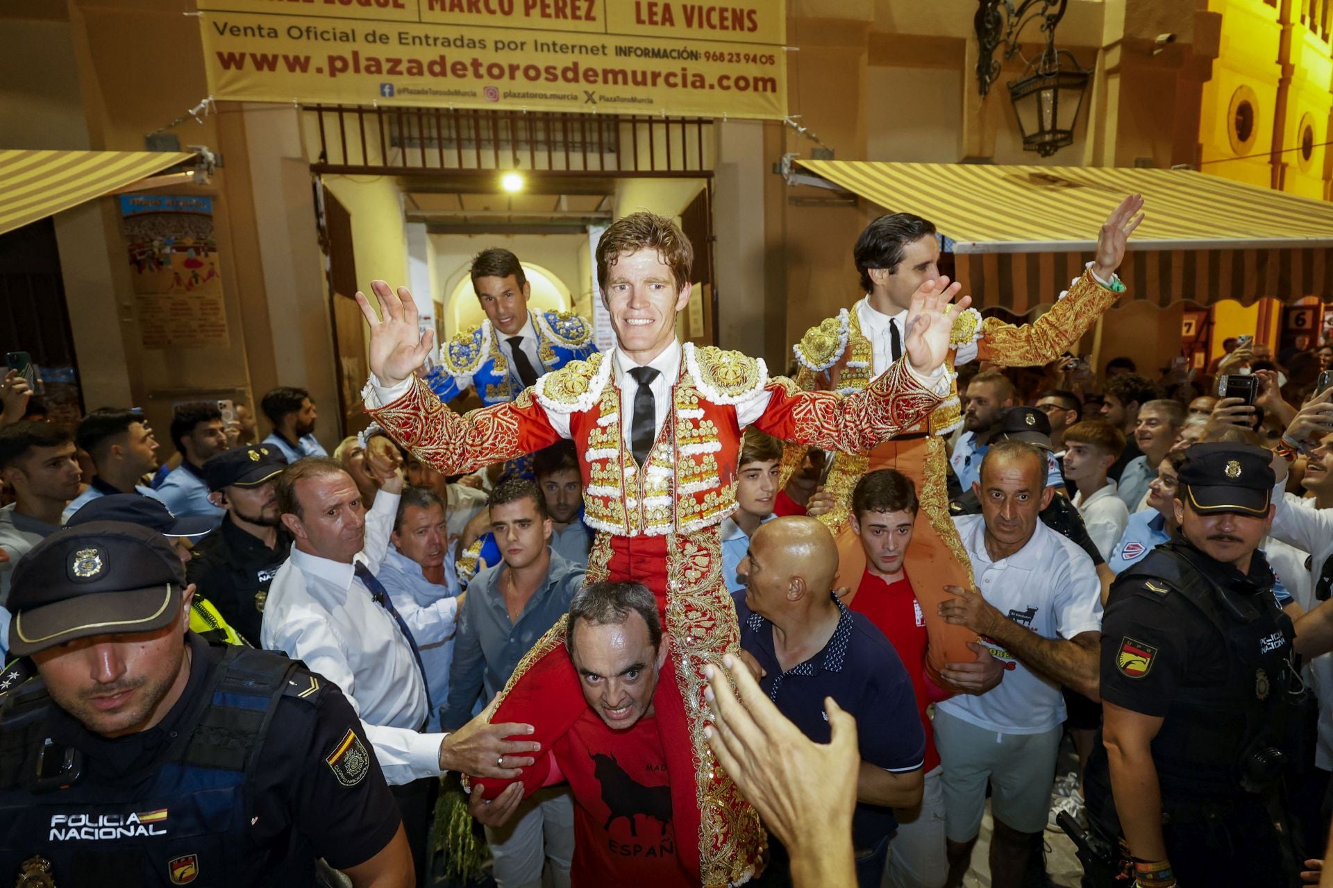 La primera corrida de la Feria Taurina de Murcia, en imágenes
