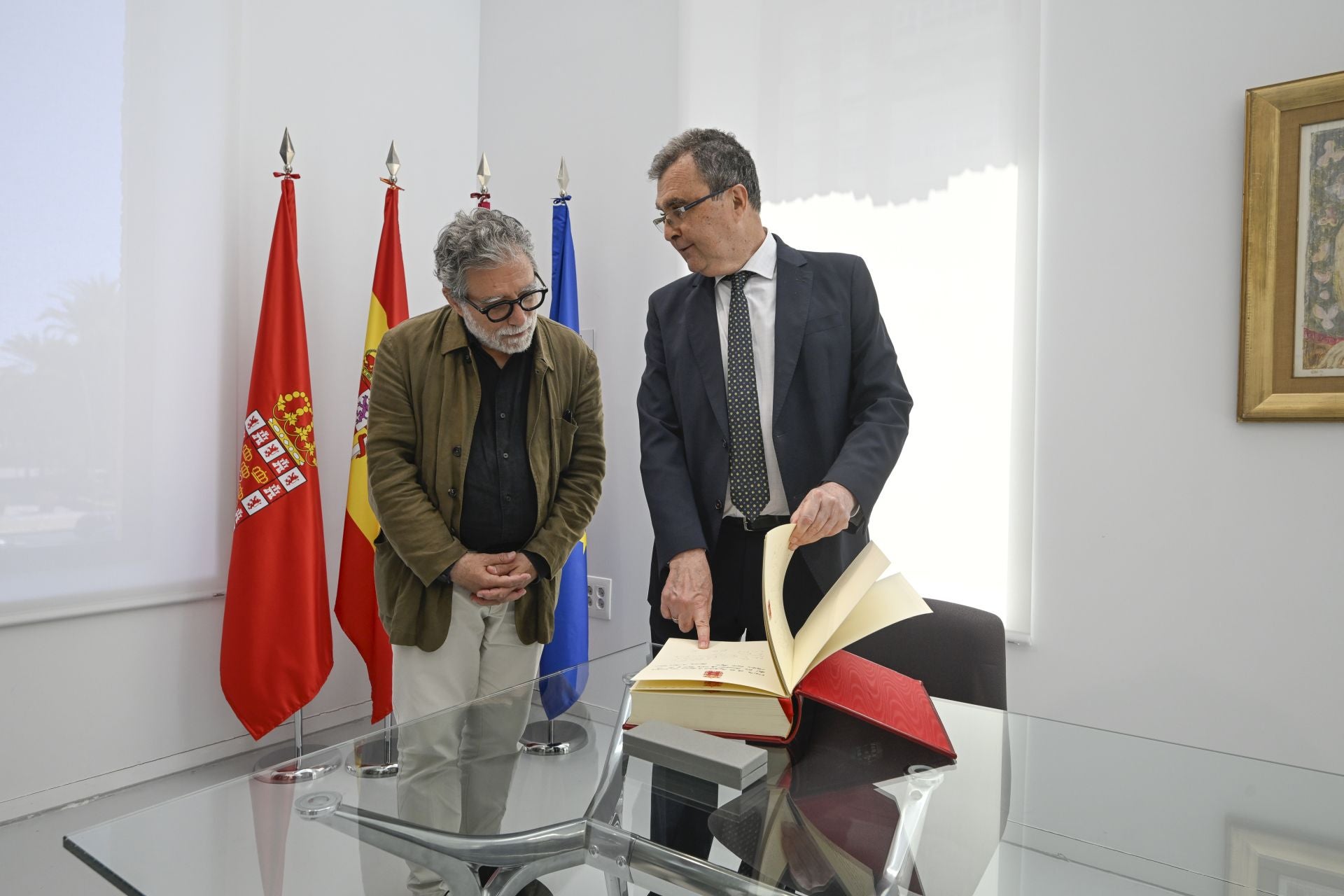 La visita a la Cárcel Vieja de Murcia del artista internacional Jaume Plensa, en imágenes