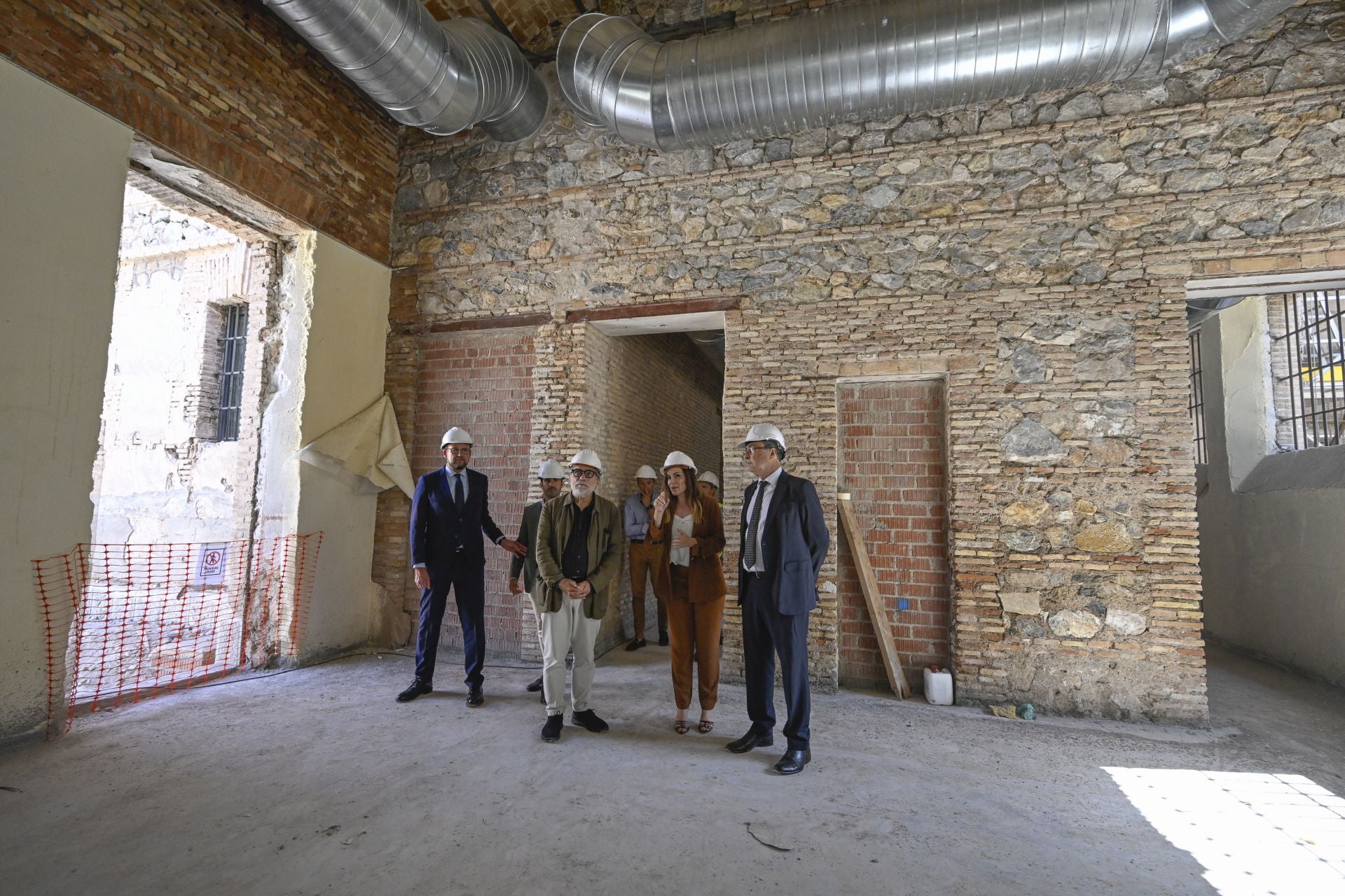 La visita a la Cárcel Vieja de Murcia del artista internacional Jaume Plensa, en imágenes