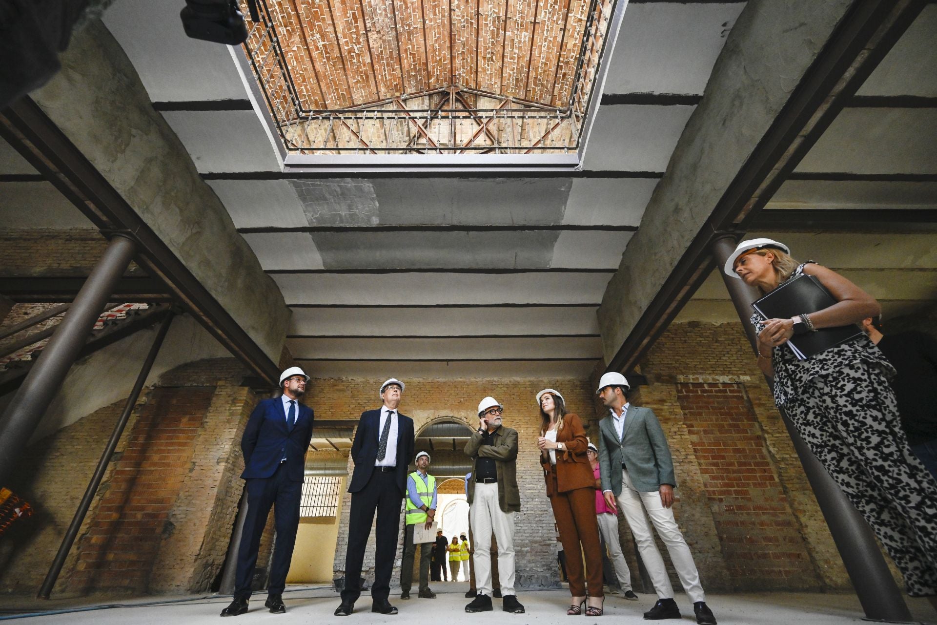 La visita a la Cárcel Vieja de Murcia del artista internacional Jaume Plensa, en imágenes