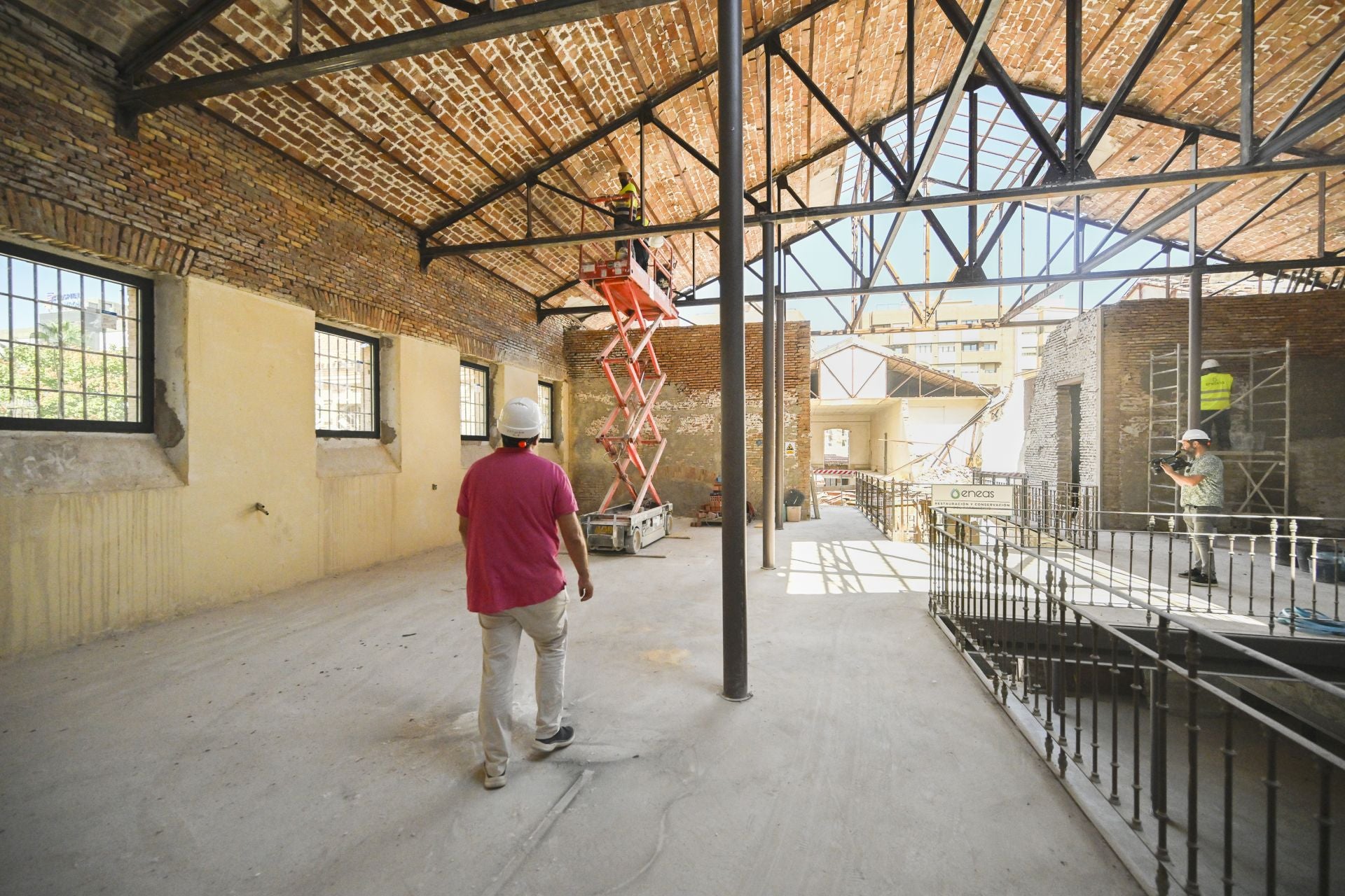 La visita a la Cárcel Vieja de Murcia del artista internacional Jaume Plensa, en imágenes