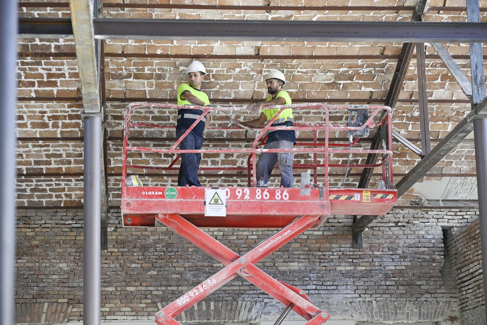 La visita a la Cárcel Vieja de Murcia del artista internacional Jaume Plensa, en imágenes