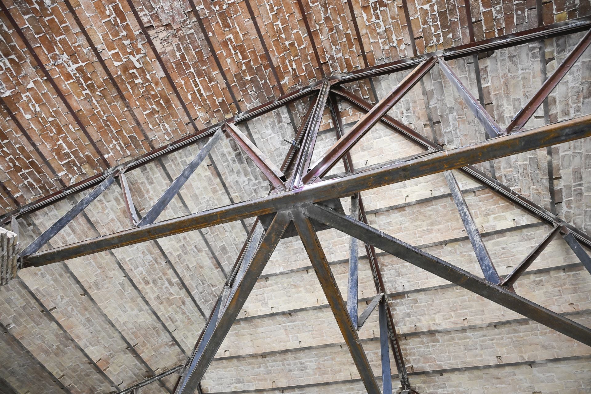 La visita a la Cárcel Vieja de Murcia del artista internacional Jaume Plensa, en imágenes