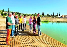 El alcalde de Caravaca, ayer, en la visita al parque Mayrena.