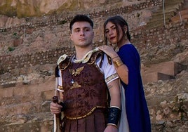 José María Barcelona e Isabel Solano representando a Escipión y Emilia Paula..