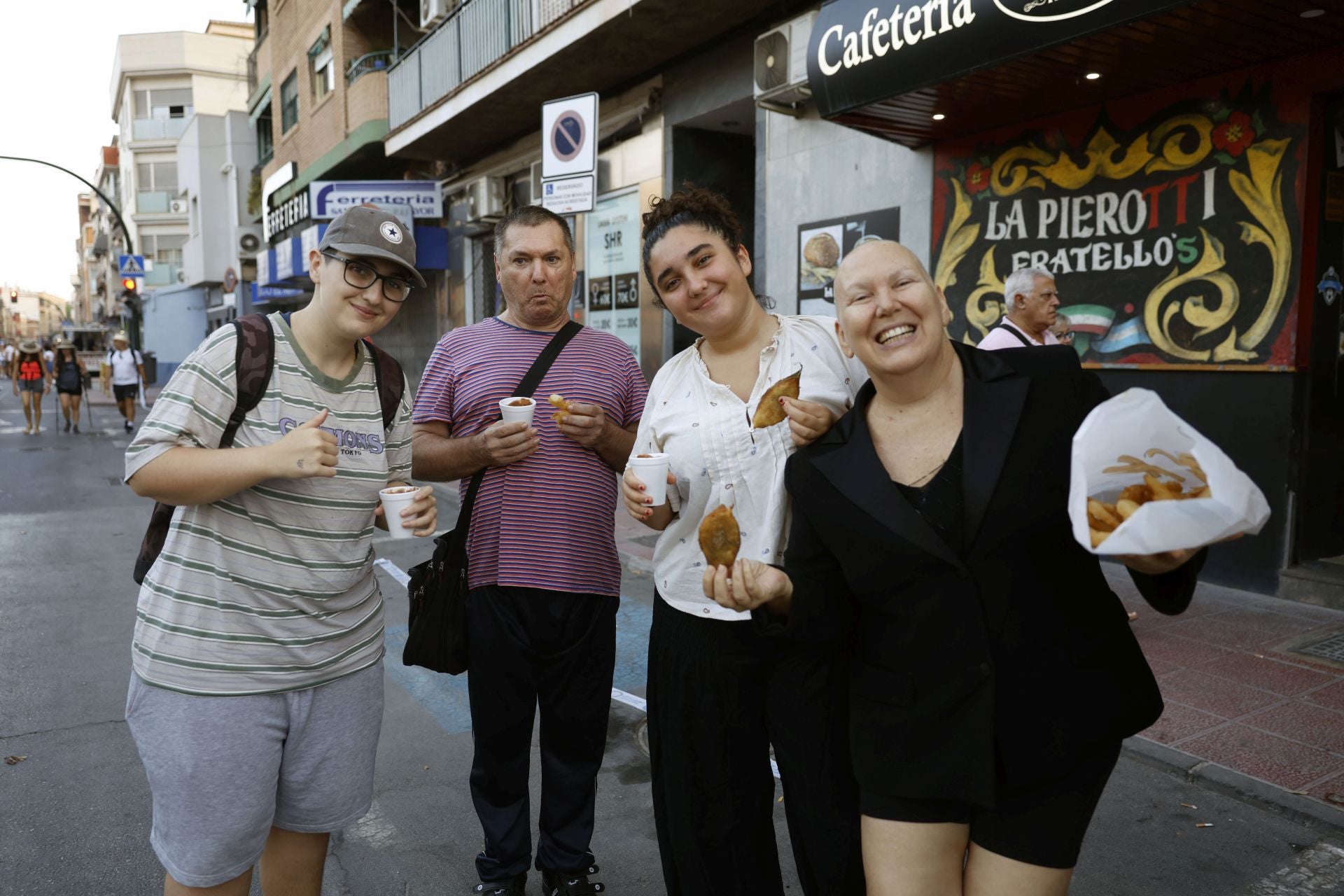 Búscate entre los romeros que acompañaron a la Fuensanta en Murcia
