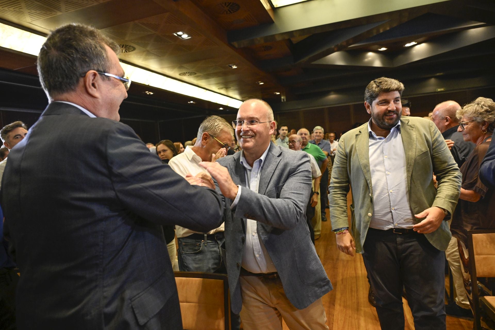 Las imágenes de la junta directiva del PP en Murcia