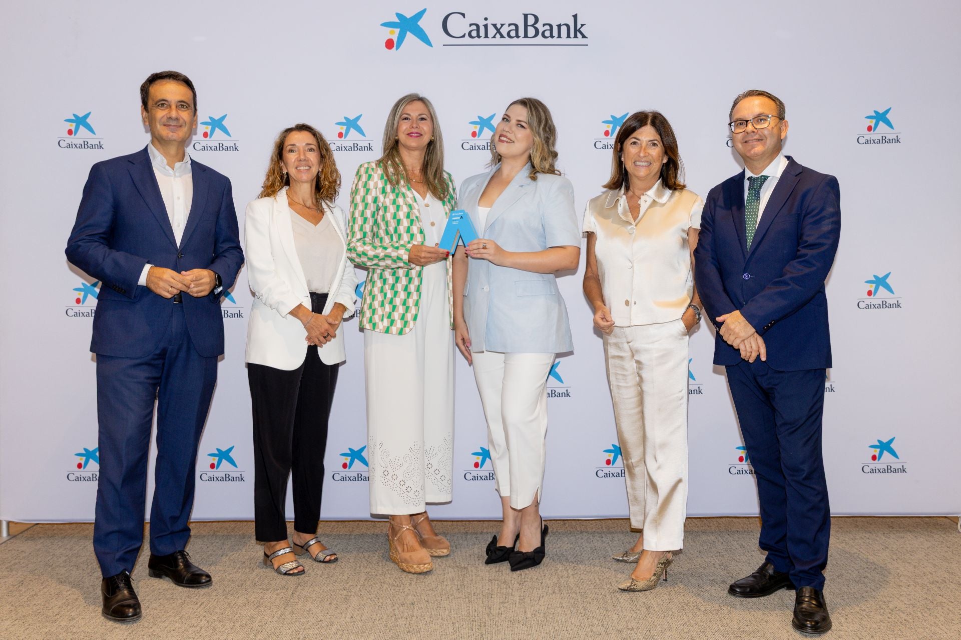 Foto de familia de la entrega de premios.