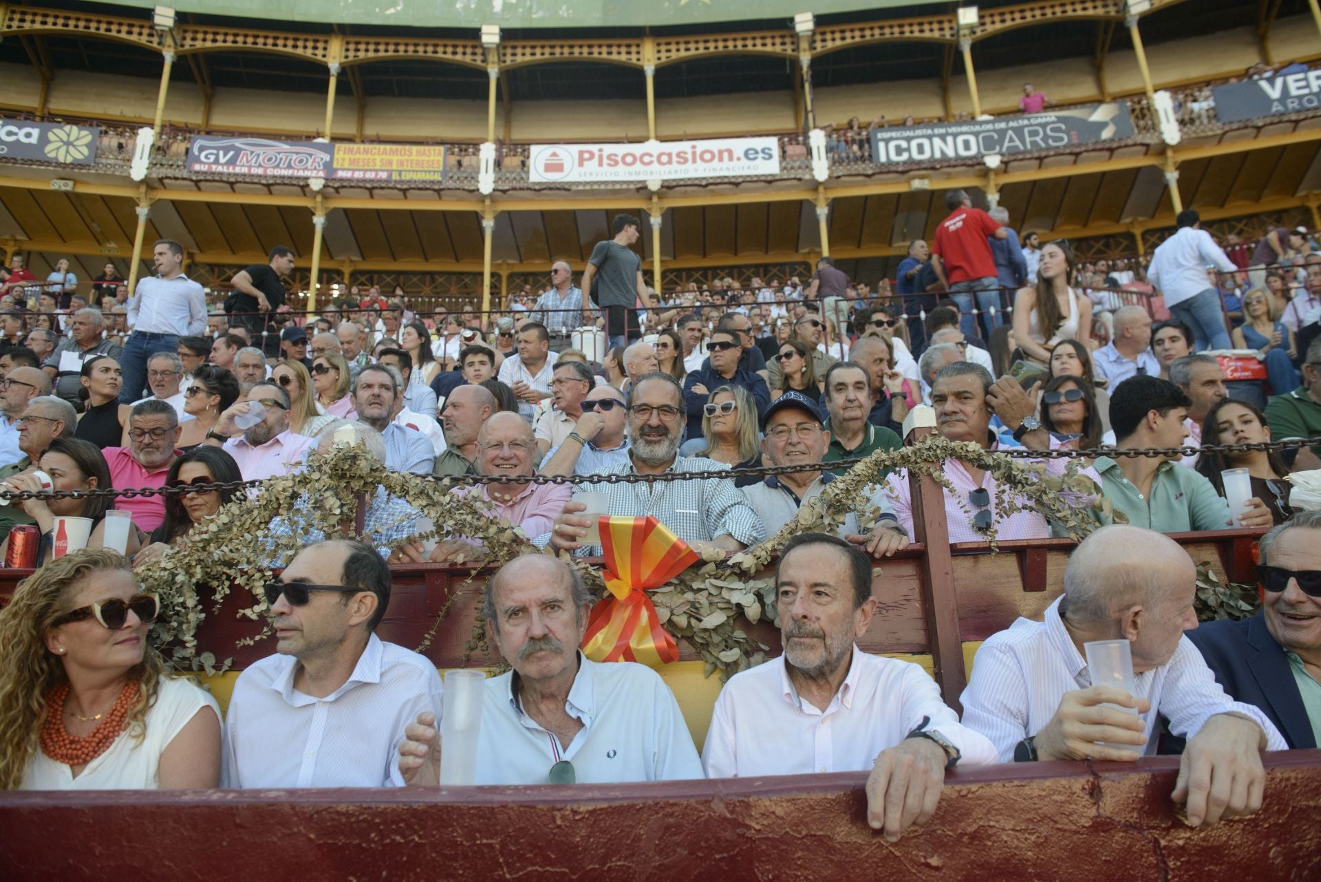 Ambiente y corrida del viernes de la Feria Taurina de Murcia, en imágenes